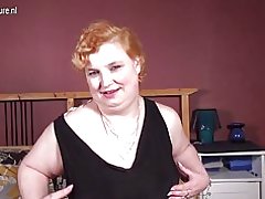 บิ๊กมือสมัครเล่นหน้าร้านแกรนนี่กับโปรดของดำของเล่น